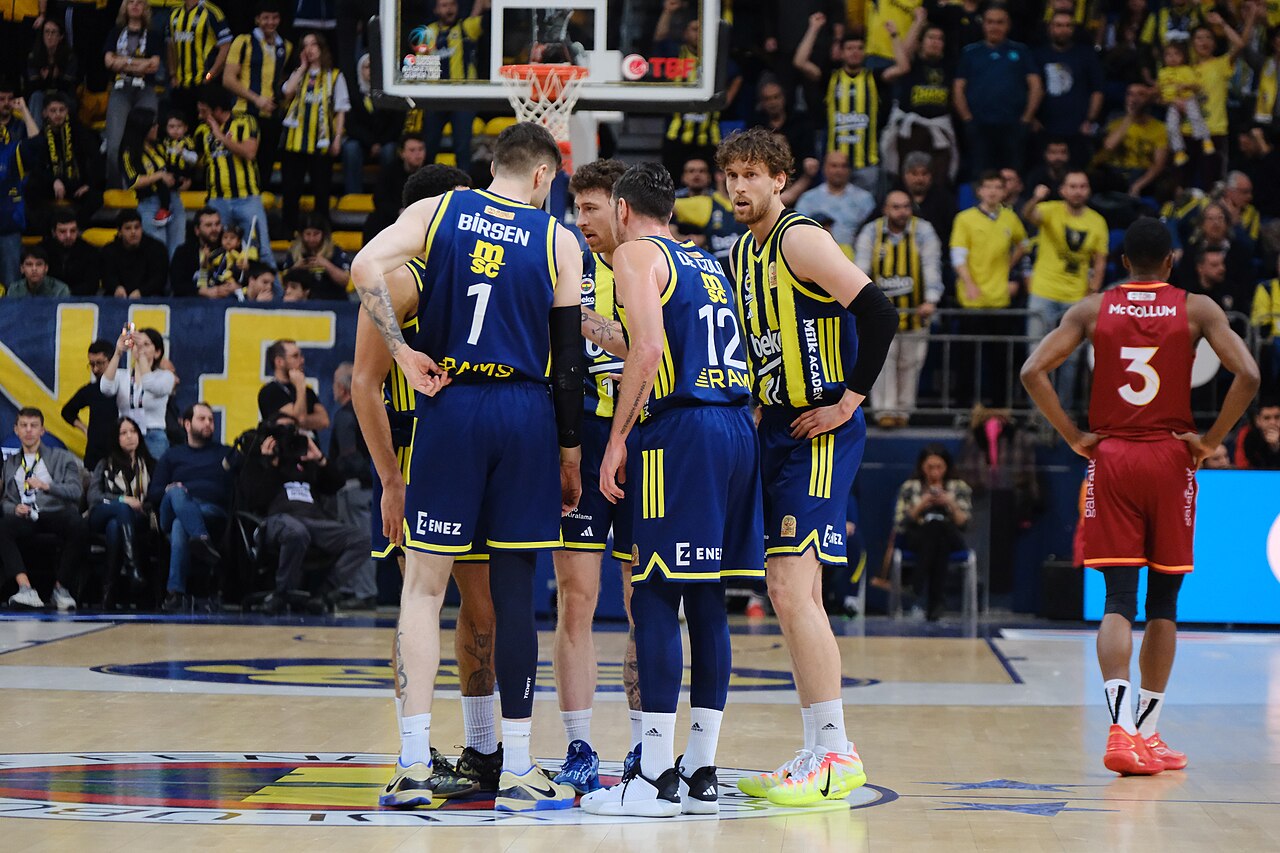 Fenerbahçe erkek basketbol takımından 2026 sezonuna ait maç görüntüsü
