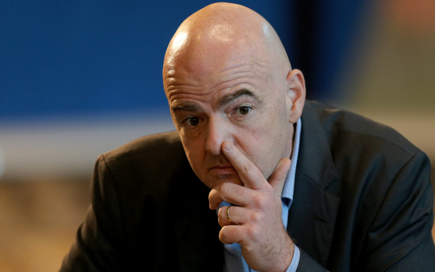 FIFA Başkanı Gianni Infantino bir futbol yönetimi toplantısında