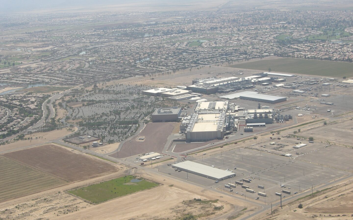 Intel semiconductor fabrication facilities in Arizona