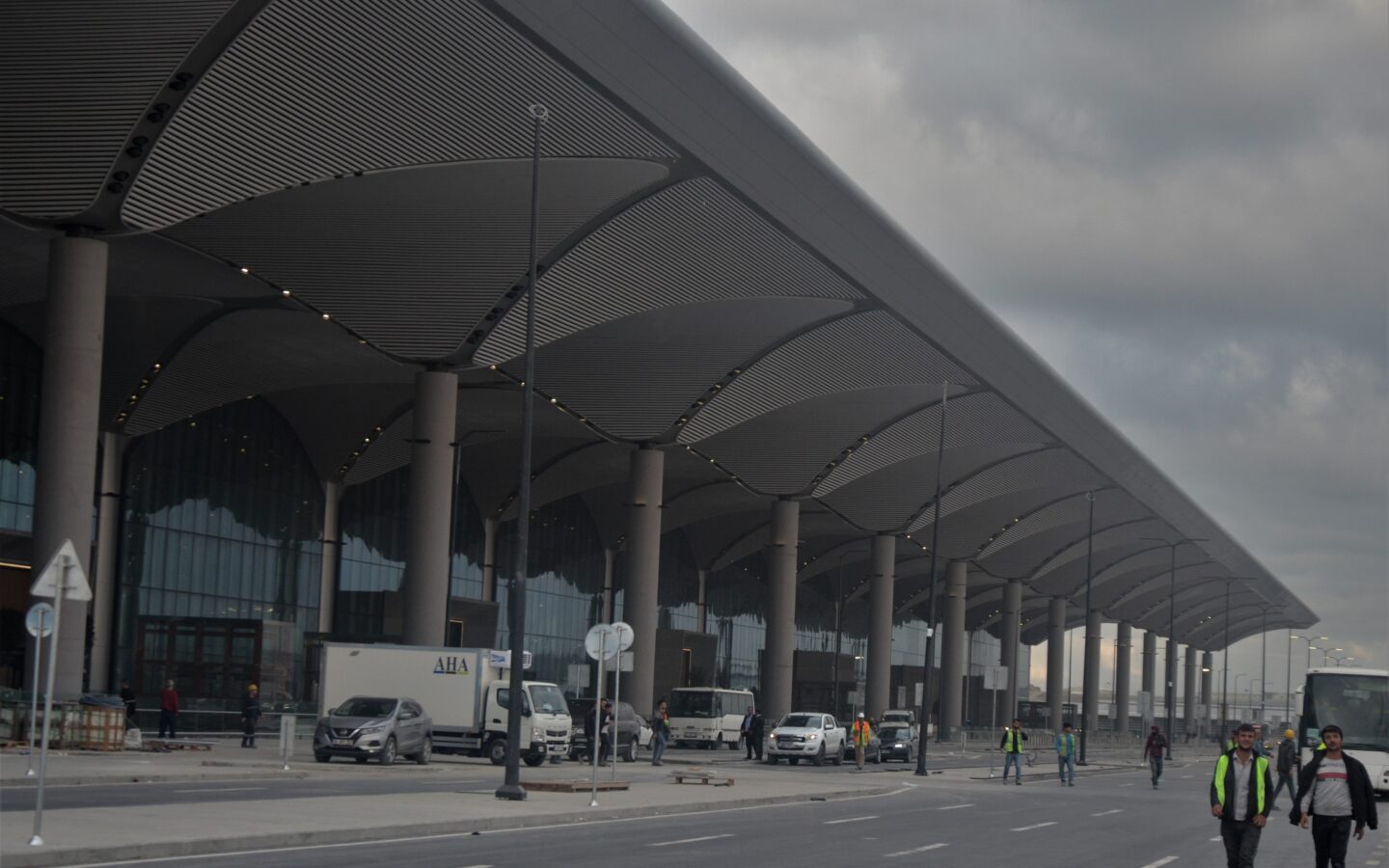 İstanbul Havalimanı terminal binasının dış görünümü
