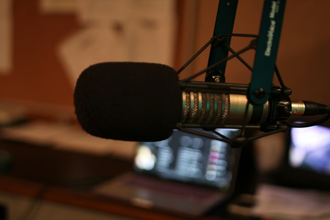Broadcast microphone