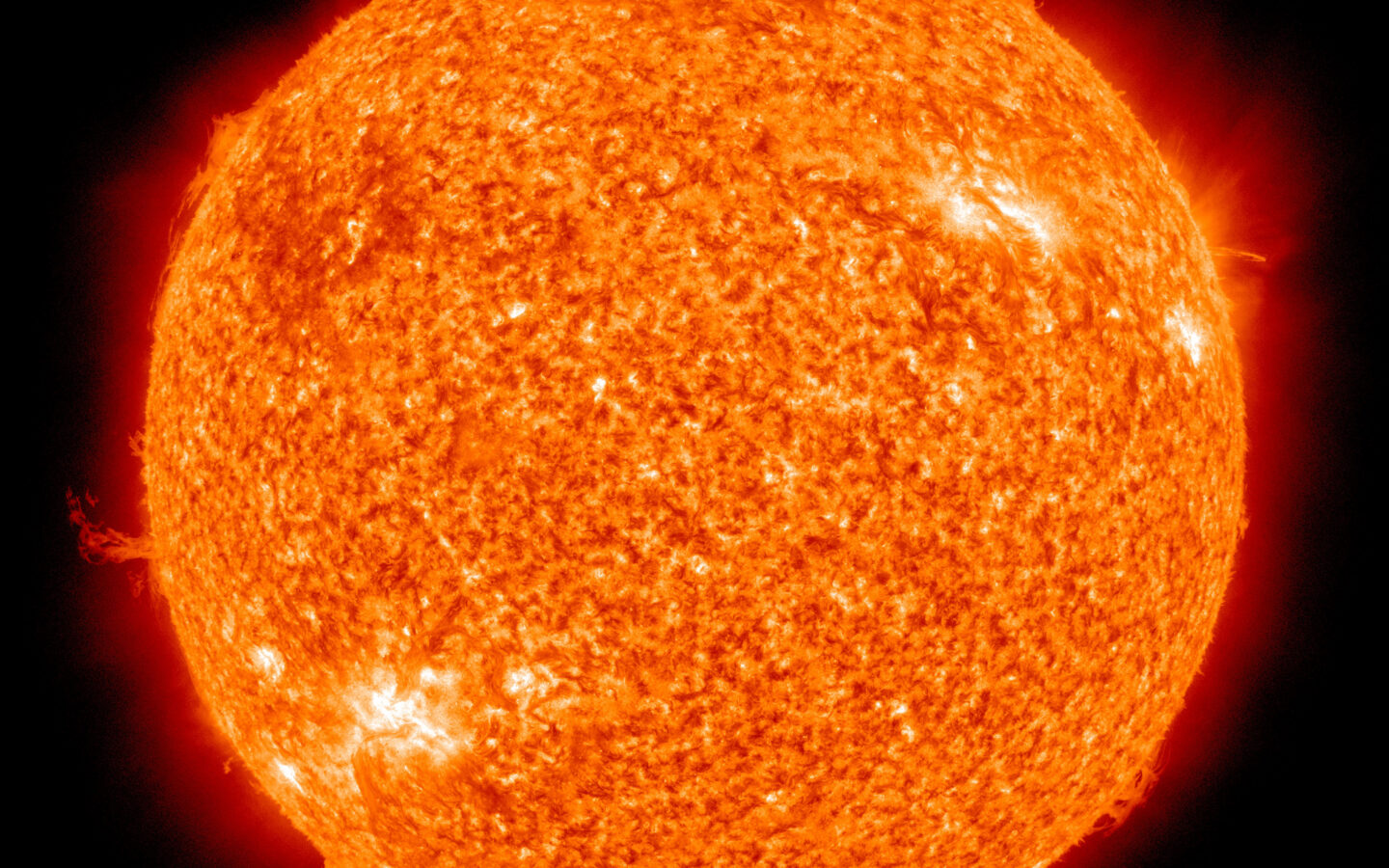NASA Solar Dynamics Observatory tarafından görüntülenen Güneş