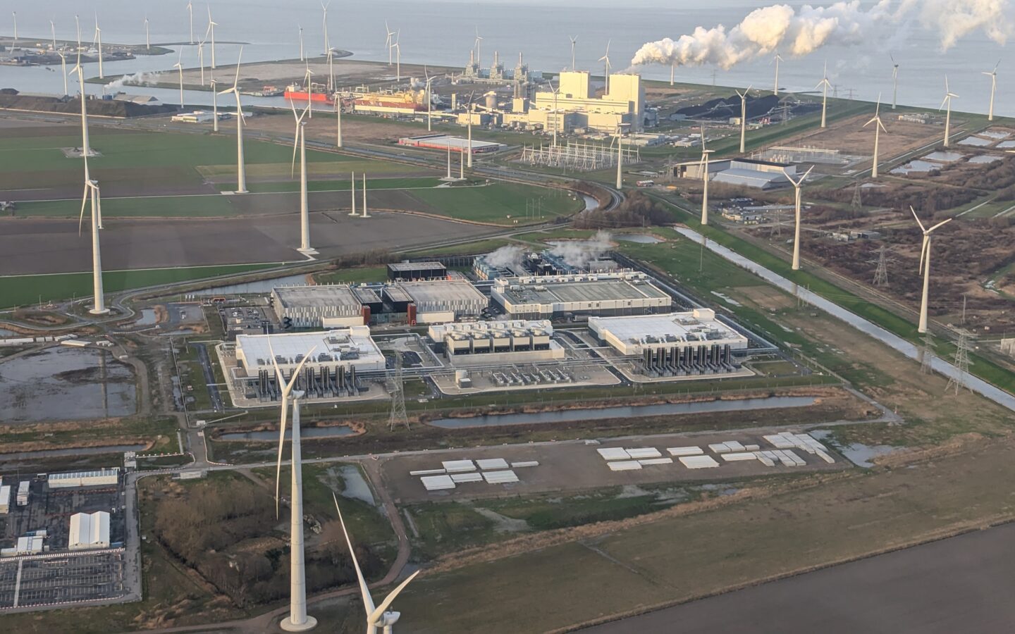 Google Eemshaven veri merkezi ve rüzgâr türbinleri
