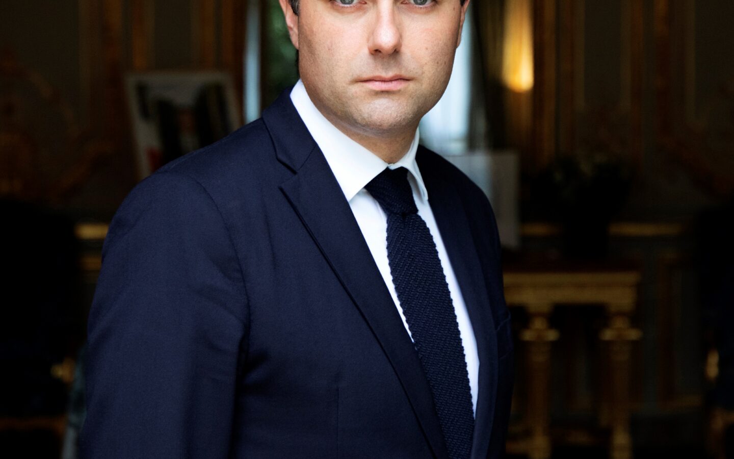 Sébastien Lecornu official portrait