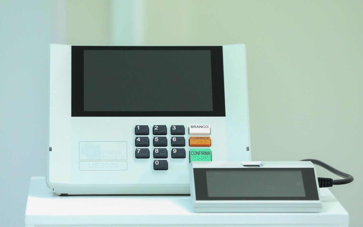 Brazilian UE2020 electronic voting machine
